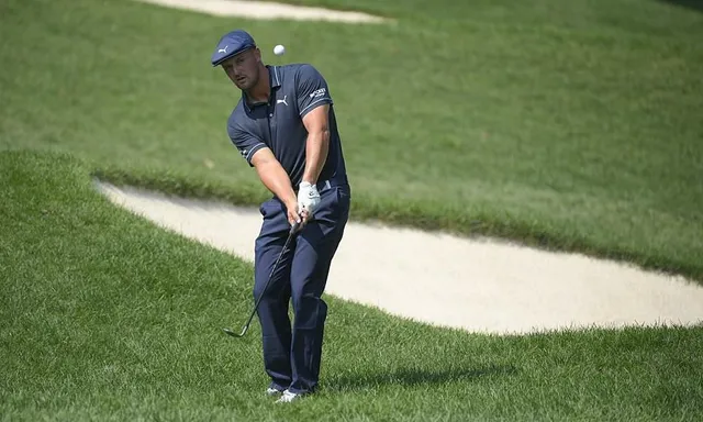 BMW Championship: Bryson Dechambeau tiếp tục dẫn đầu sau vòng 3 - Ảnh 1.