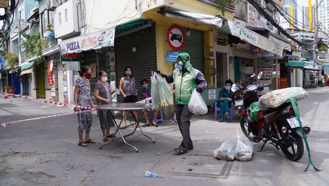 Hỗ trợ 4,15 tỷ đồng tiền mặt cho các tài xế xe công nghệ ảnh hưởng bởi COVID-19 - Ảnh 1.