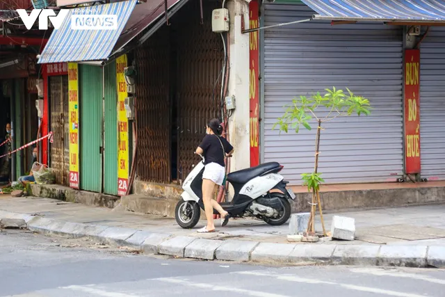6 tổ công tác đặc biệt của Hà Nội ra quân, xử lý nhiều người vi phạm, né chốt - Ảnh 3. 6 tổ công tác đặc biệt của Hà Nội ra quân, xử lý nhiều người vi phạm, né chốt - Ảnh 3.