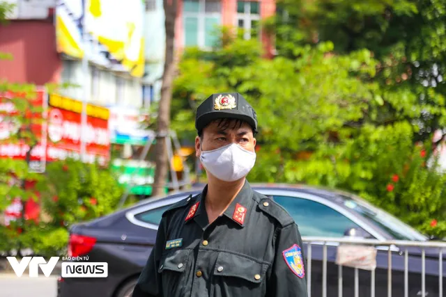 6 tổ công tác đặc biệt của Hà Nội ra quân, xử lý nhiều người vi phạm, né chốt - Ảnh 6. 6 tổ công tác đặc biệt của Hà Nội ra quân, xử lý nhiều người vi phạm, né chốt - Ảnh 6.
