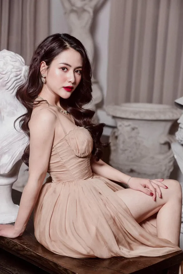Ngắm nhan sắc gợi cảm của Việt Hoa - Thiên Nga Hương vị tình thân” - Ảnh 6. Ngắm nhan sắc gợi cảm của Việt Hoa - Thiên Nga Hương vị tình thân” - Ảnh 6.