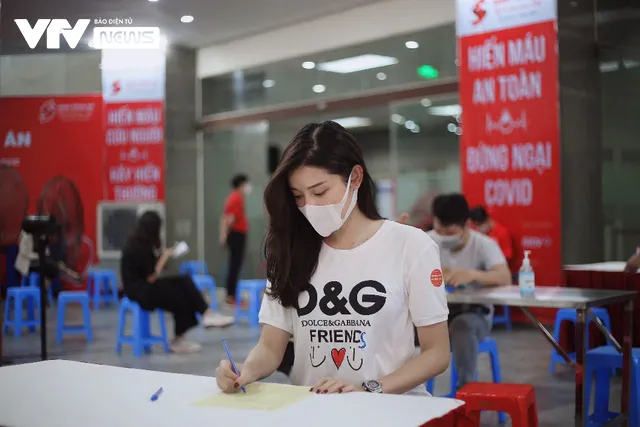 Á hậu Huyền My tham gia ngày hội hiến máu - Ảnh 2. Á hậu Huyền My tham gia ngày hội hiến máu - Ảnh 2.