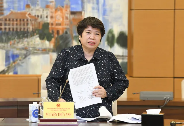 Quốc hội khóa XV và những quyết định chưa từng có tiền lệ để ứng phó đại dịch COVID-19 - Ảnh 2. Quốc hội khóa XV và những quyết định chưa từng có tiền lệ để ứng phó đại dịch COVID-19 - Ảnh 2.
