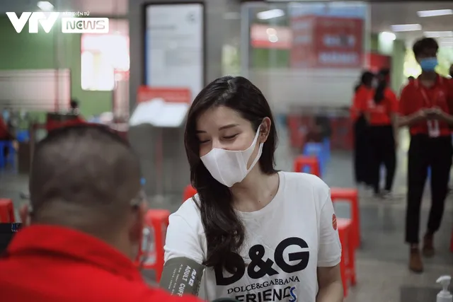 Á hậu Huyền My tham gia ngày hội hiến máu - Ảnh 3. Á hậu Huyền My tham gia ngày hội hiến máu - Ảnh 3.