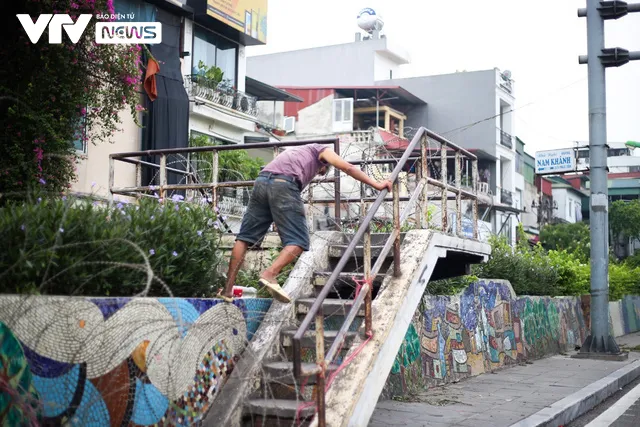 Phố phường Hà Nội thời “ giăng dây, dựng rào” chống đại dịch - Ảnh 9. Phố phường Hà Nội thời “ giăng dây, dựng rào” chống đại dịch - Ảnh 9.