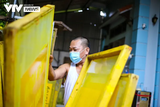 Làng nghề may cờ Tổ Quốc đìu hiu trước ngày Quốc khánh 2/9 - Ảnh 4. Làng nghề may cờ Tổ Quốc đìu hiu trước ngày Quốc khánh 2/9 - Ảnh 4.