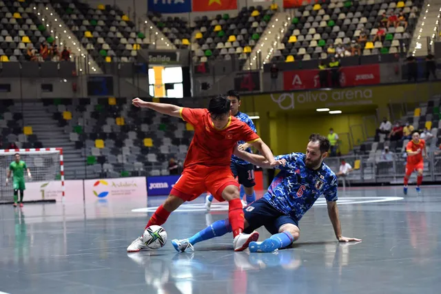 Trưởng đoàn Trần Anh Tú: ĐT futsal Việt Nam cố gắng thi đấu tốt làm món quà tặng NHM cả nước - Ảnh 2.