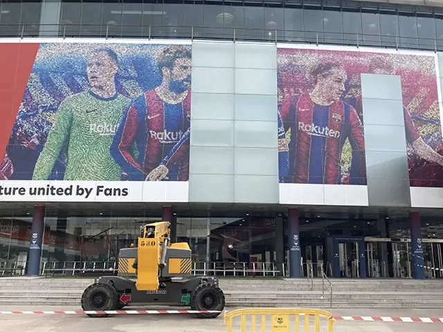 Barcelona gặp khó khăn trong việc bán vé trận mở màn Champions League - Ảnh 1.