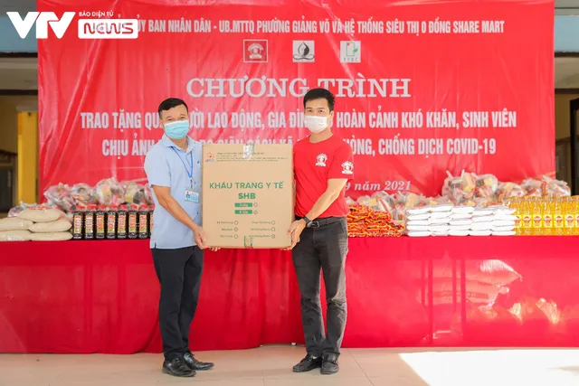 “Triệu túi an sinh” chung tay hỗ trợ người lao động nghèo vượt đại dịch - Ảnh 4. “Triệu túi an sinh” chung tay hỗ trợ người lao động nghèo vượt đại dịch - Ảnh 4.