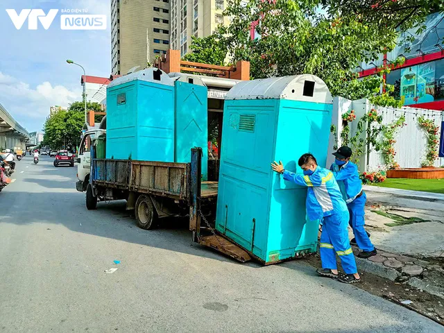 Lực lượng chức năng Hà Nội gỡ bỏ chốt kiểm soát ở 19 quận, huyện thuộc Vùng 1 - Ảnh 5. Lực lượng chức năng Hà Nội gỡ bỏ chốt kiểm soát ở 19 quận, huyện thuộc Vùng 1 - Ảnh 5.
