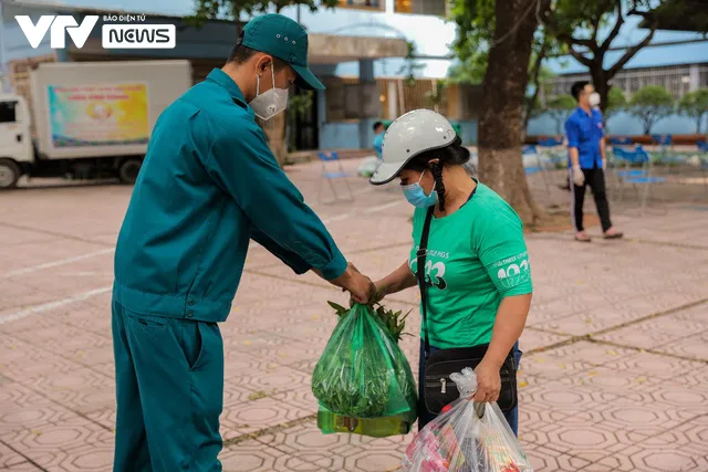 “Triệu túi an sinh” chung tay hỗ trợ người lao động nghèo vượt đại dịch - Ảnh 7. “Triệu túi an sinh” chung tay hỗ trợ người lao động nghèo vượt đại dịch - Ảnh 7.