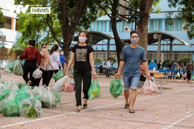 “Triệu túi an sinh” chung tay hỗ trợ người lao động nghèo vượt đại dịch - Ảnh 9. “Triệu túi an sinh” chung tay hỗ trợ người lao động nghèo vượt đại dịch - Ảnh 9.