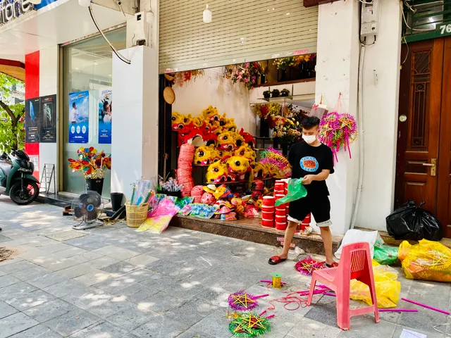 Có một Trung thu rất khác tại Hà Nội - Ảnh 2. Có một Trung thu rất khác tại Hà Nội - Ảnh 2.