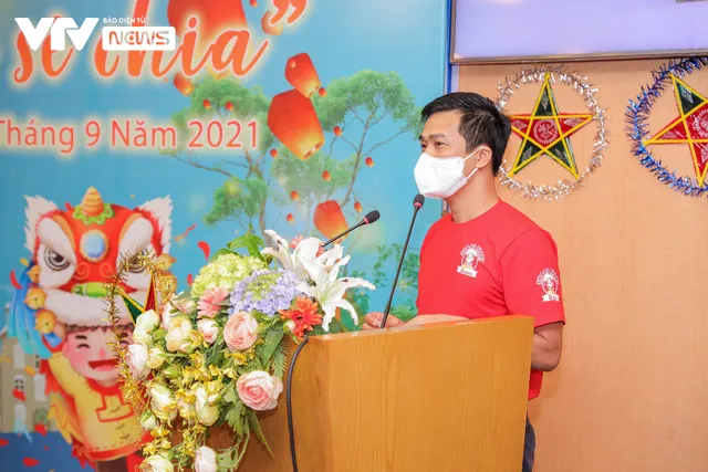 “Tết Trung thu - Tết của sẻ chia” mang yêu thương trao gửi bệnh nhi - Ảnh 2. “Tết Trung thu - Tết của sẻ chia” mang yêu thương trao gửi bệnh nhi - Ảnh 2.