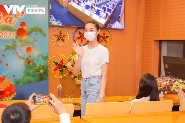 “Tết Trung thu - Tết của sẻ chia” mang yêu thương trao gửi bệnh nhi - Ảnh 8. “Tết Trung thu - Tết của sẻ chia” mang yêu thương trao gửi bệnh nhi - Ảnh 8.