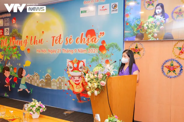 “Tết Trung thu - Tết của sẻ chia” mang yêu thương trao gửi bệnh nhi - Ảnh 9. “Tết Trung thu - Tết của sẻ chia” mang yêu thương trao gửi bệnh nhi - Ảnh 9.