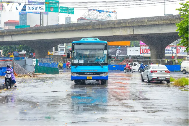 Người dân tại ổ dịch Thanh Xuân Trung trở về nhà sau 21 ngày thực hiện cách ly - Ảnh 1. Người dân tại ổ dịch Thanh Xuân Trung trở về nhà sau 21 ngày thực hiện cách ly - Ảnh 1.
