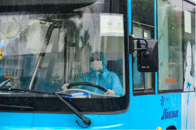 Người dân tại ổ dịch Thanh Xuân Trung trở về nhà sau 21 ngày thực hiện cách ly - Ảnh 2. Người dân tại ổ dịch Thanh Xuân Trung trở về nhà sau 21 ngày thực hiện cách ly - Ảnh 2.