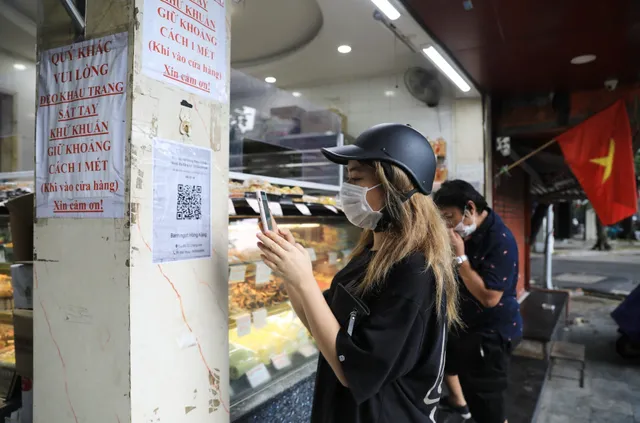Hà Nội bắt buộc các nhà hàng, quán ăn được mở cửa phải tạo điểm quét QR Code - Ảnh 4. Hà Nội bắt buộc các nhà hàng, quán ăn được mở cửa phải tạo điểm quét QR Code - Ảnh 4.