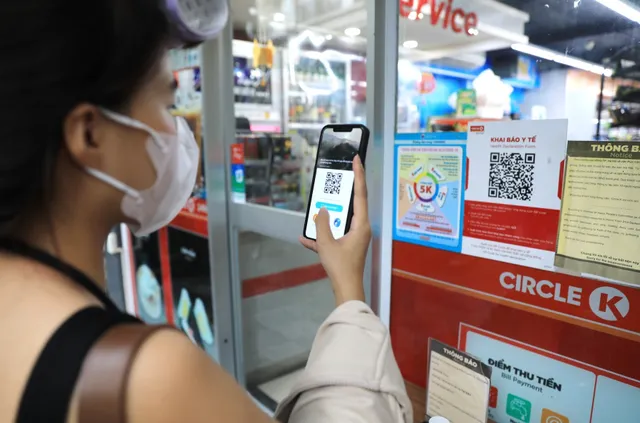 Hà Nội bắt buộc các nhà hàng, quán ăn được mở cửa phải tạo điểm quét QR Code - Ảnh 5. Hà Nội bắt buộc các nhà hàng, quán ăn được mở cửa phải tạo điểm quét QR Code - Ảnh 5.