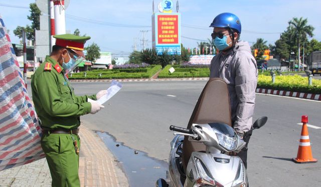 Từ ngày 27/9, Bến Tre áp dụng theo nguyên tắc Chỉ thị 19, quán ăn được phép mở - Ảnh 1.