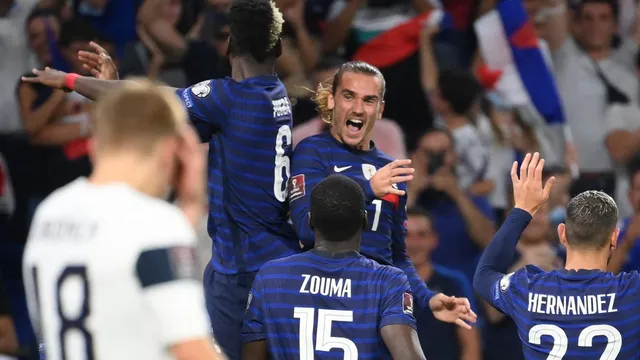 Antoine Griezmann tỏa sáng, ĐT Pháp vững ngôi đầu bảng D vòng loại World Cup 2022 khu vực châu Âu - Ảnh 2.