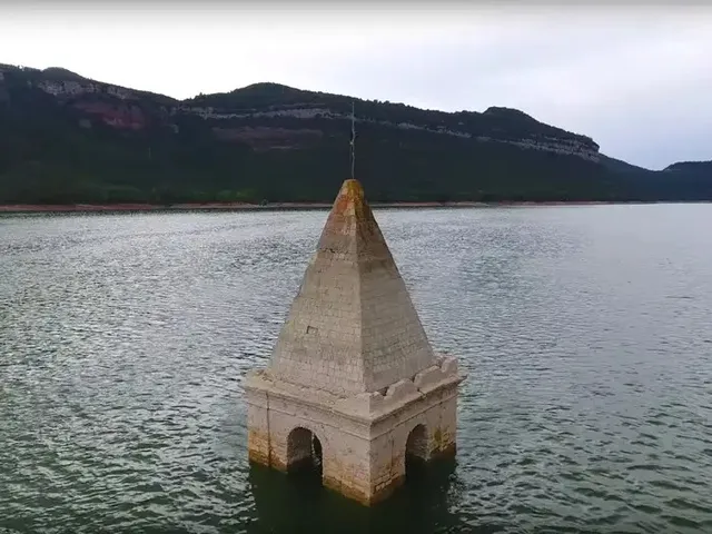 Khám phá 7 thành phố dưới nước “đẹp ná thở” - Ảnh 4. Khám phá 7 thành phố dưới nước “đẹp ná thở” - Ảnh 4.