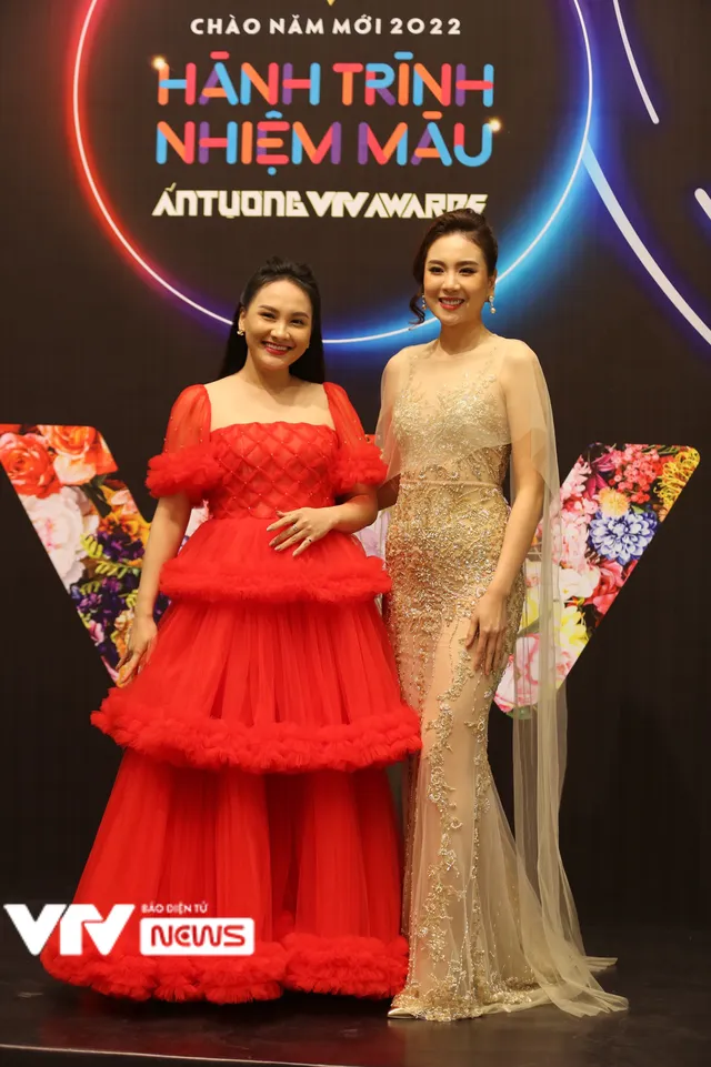 VTV Awards 2021: Dàn diễn viên, MC hot đổ bộ thảm đỏ - Ảnh 6. VTV Awards 2021: Dàn diễn viên, MC hot đổ bộ thảm đỏ - Ảnh 6.
