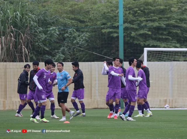 ĐT Việt Nam hứng khởi trong buổi tập đầu tiên của năm 2022 - Ảnh 2.