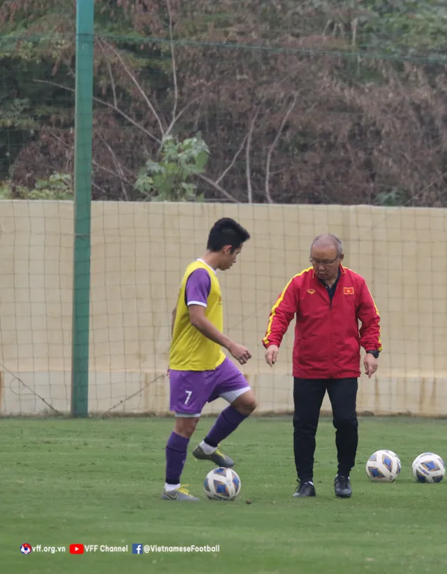 ĐT Việt Nam hứng khởi trong buổi tập đầu tiên của năm 2022 - Ảnh 12.