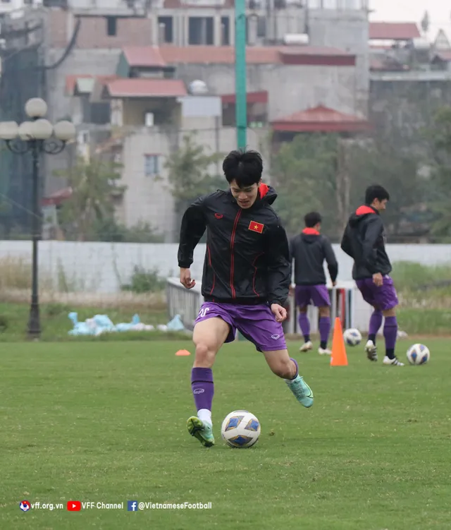 ĐT Việt Nam hứng khởi trong buổi tập đầu tiên của năm 2022 - Ảnh 9.