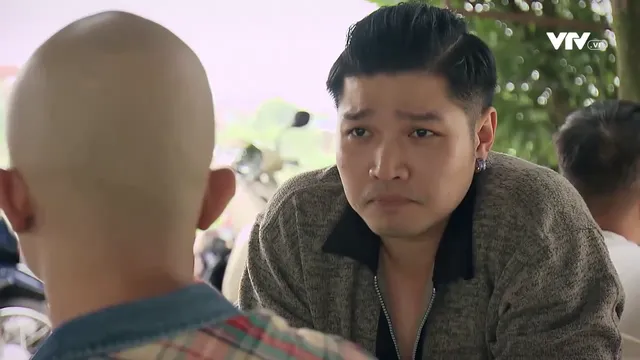 Phố trong làng - Tập 38: Càng thể hiện có tiền, Mến càng tức điên vì vẫn bị cả làng khinh - Ảnh 9. Phố trong làng - Tập 38: Càng thể hiện có tiền, Mến càng tức điên vì vẫn bị cả làng khinh - Ảnh 9.