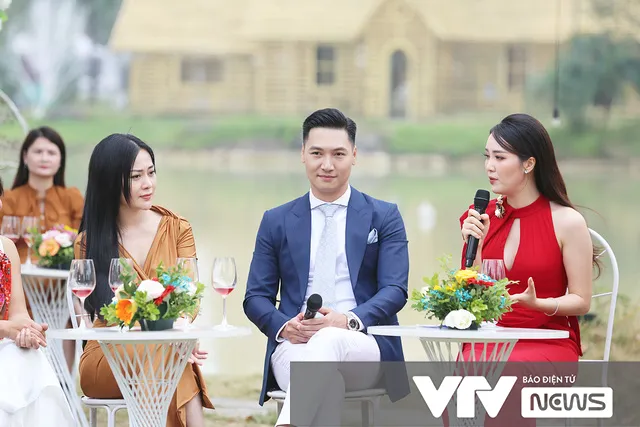 Gặp gỡ diễn viên truyền hình 2022: Shark Long Mạnh Trường và Nam giò Phương Oanh cực đẹp đôi - Ảnh 2. Gặp gỡ diễn viên truyền hình 2022: Shark Long Mạnh Trường và Nam giò Phương Oanh cực đẹp đôi - Ảnh 2.
