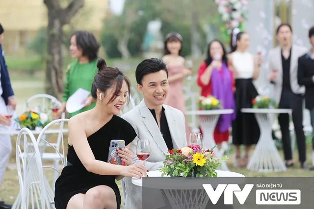 Gặp gỡ diễn viên truyền hình 2022: Shark Long Mạnh Trường và Nam giò Phương Oanh cực đẹp đôi - Ảnh 7. Gặp gỡ diễn viên truyền hình 2022: Shark Long Mạnh Trường và Nam giò Phương Oanh cực đẹp đôi - Ảnh 7.