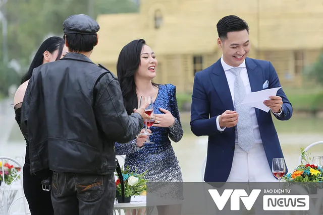 Gặp gỡ diễn viên truyền hình 2022: Shark Long Mạnh Trường và Nam giò Phương Oanh cực đẹp đôi - Ảnh 10. Gặp gỡ diễn viên truyền hình 2022: Shark Long Mạnh Trường và Nam giò Phương Oanh cực đẹp đôi - Ảnh 10.