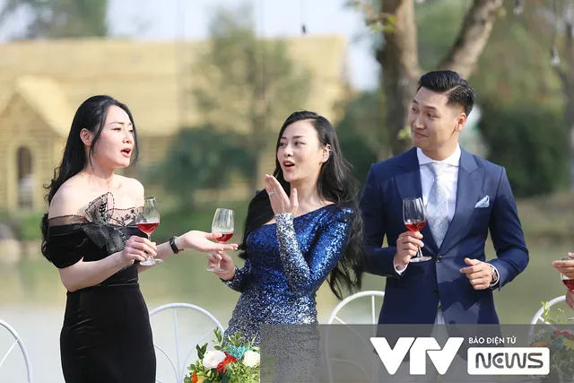 Gặp gỡ diễn viên truyền hình 2022: Shark Long Mạnh Trường và Nam giò Phương Oanh cực đẹp đôi - Ảnh 13. Gặp gỡ diễn viên truyền hình 2022: Shark Long Mạnh Trường và Nam giò Phương Oanh cực đẹp đôi - Ảnh 13.