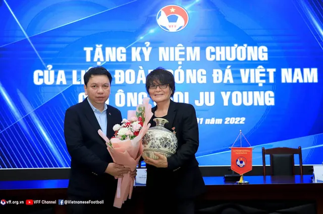 Bác sỹ Choi Ju-young nói lời chia tay bóng đá Việt Nam - Ảnh 1.