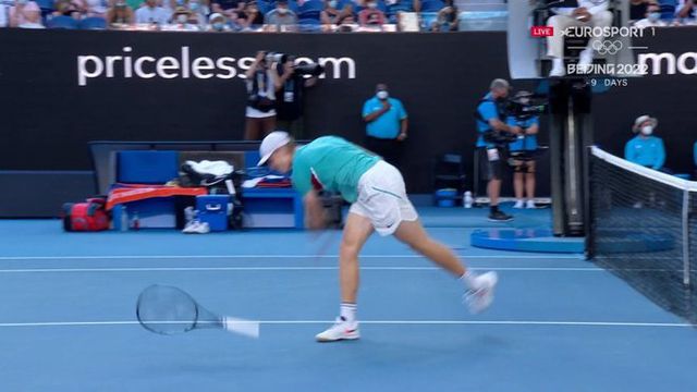 Shapovalov tố trọng tài thiên vị Nadal - Ảnh 2.