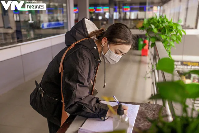 Thưa người rời Hà Nội để về quê dịp cận Tết Nguyên đán - Ảnh 9. Thưa người rời Hà Nội để về quê dịp cận Tết Nguyên đán - Ảnh 9.