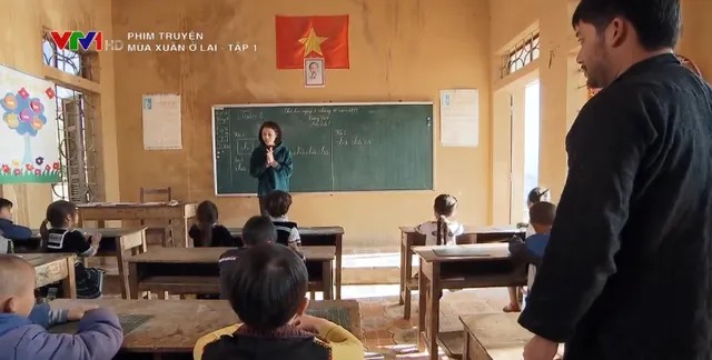 Mùa Xuân ở lại - Tập 1: Cô giáo trẻ bật khóc khi đứng trước lựa chọn công việc hay tình yêu - Ảnh 8.