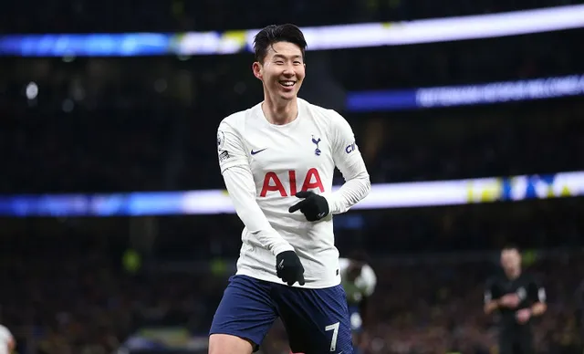 Son Heung-min lần thứ 5 liên tiếp giành Quả bóng Vàng châu Á - Ảnh 2.