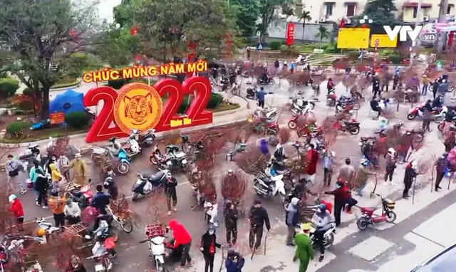 Hà Nội ngày 30 Tết - Ảnh 1.