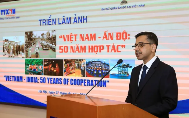 Khai mạc triển lãm ảnh “Việt Nam - Ấn Độ: 50 năm Hợp tác” - Ảnh 1.