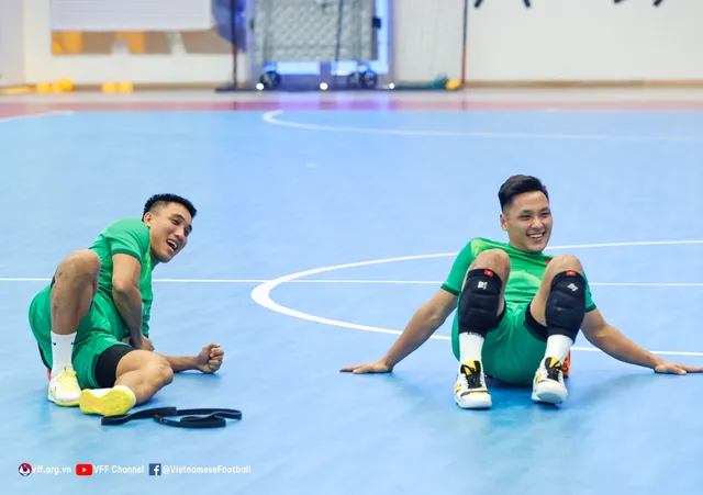 ĐT futsal Việt Nam thoải mái tinh thần trước trận đấu với Nhật Bản - Ảnh 6.