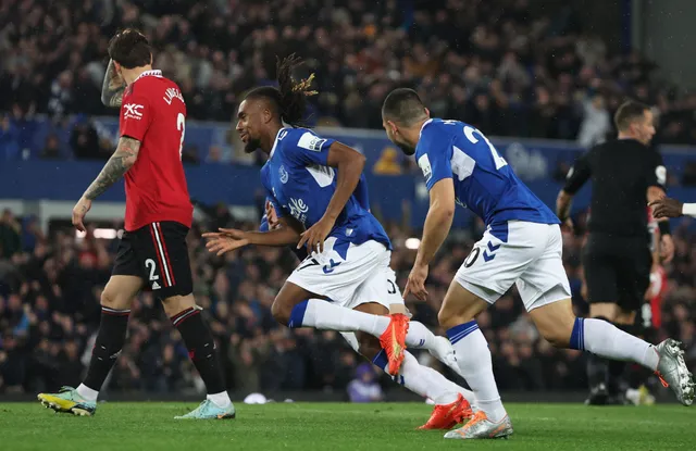 Ronaldo ghi bàn, Man Utd ngược dòng ấn tượng trước Everton - Ảnh 1. Ronaldo ghi bàn, Man Utd ngược dòng ấn tượng trước Everton - Ảnh 1.