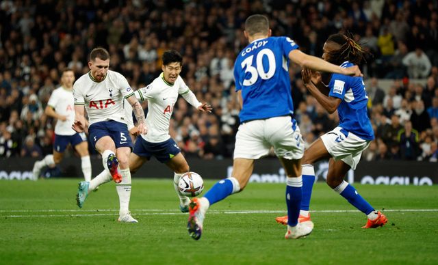 Harry Kane tỏa sáng, Tottenham phả hơi nóng lên Arsenal - Ảnh 3.