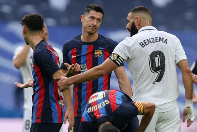 Xavi chạm mốc đáng buồn trong ngày Barca đại bại trước Real Madrid - Ảnh 1.