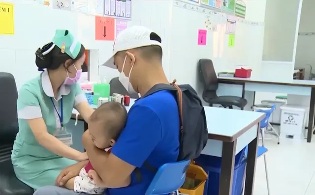 TP Hồ Chí Minh: Chưa có vaccine sởi, DPT cho tiêm chủng mở rộng - Ảnh 1.