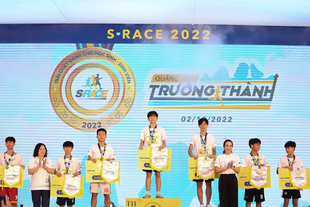 Hơn 4.000 học sinh, sinh viên, giáo viên tham gia giải chạy S-Race Quảng Ninh 2022 - Ảnh 4.