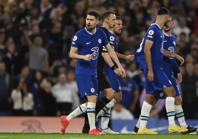 Man Utd chia điểm kịch tính trước Chelsea | Vòng 13 Ngoại hạng Anh   - Ảnh 1.